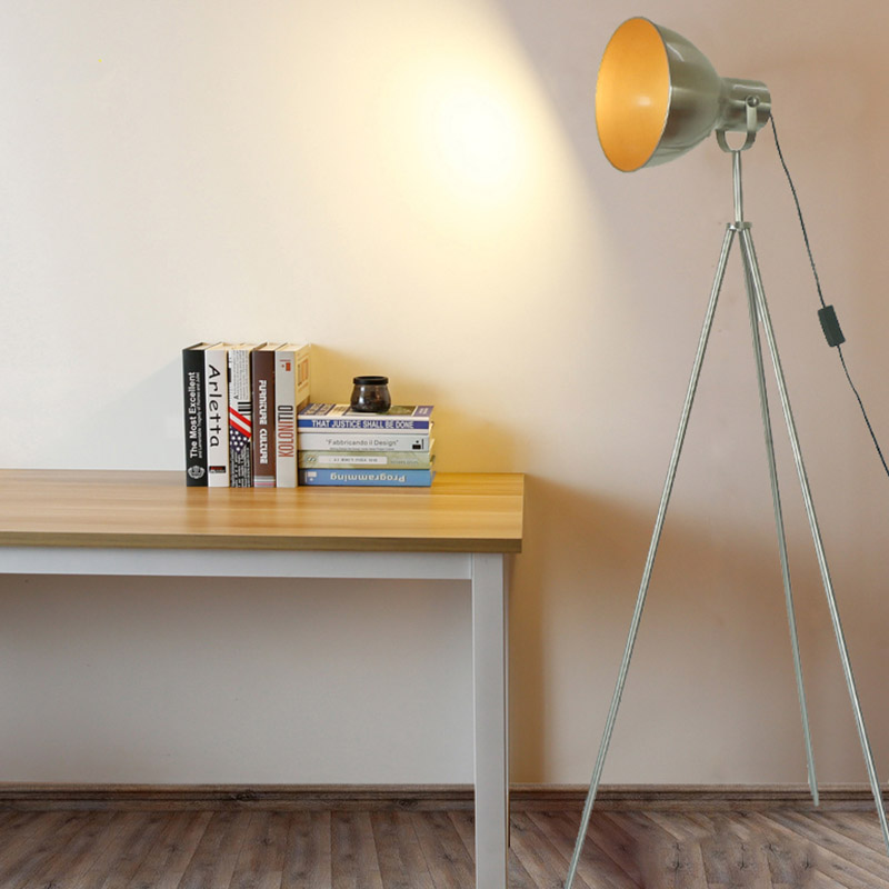 Pemisahan sing madhangi: Allure Lampu lantai Tripod