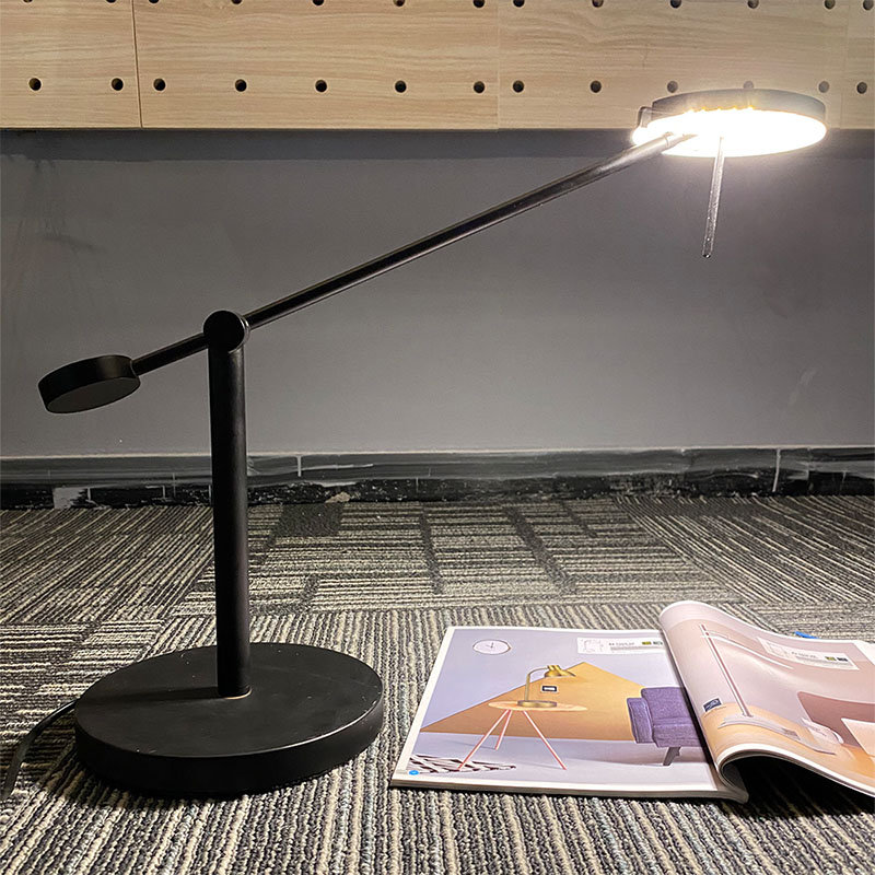 Napa lampu meja sing bisa luwes apik kanggo mripat?