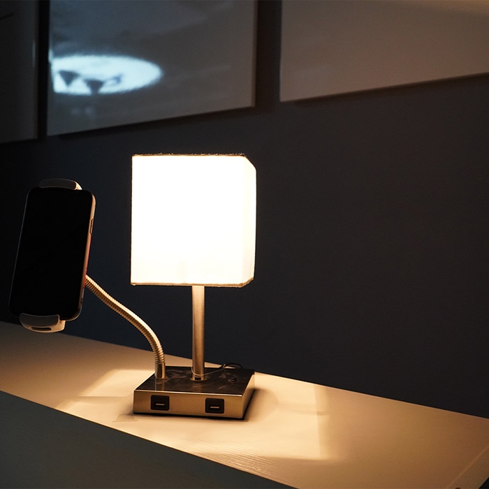 Napa sampeyan kudu milih lampu meja kain kanggo omah utawa kantor sampeyan?